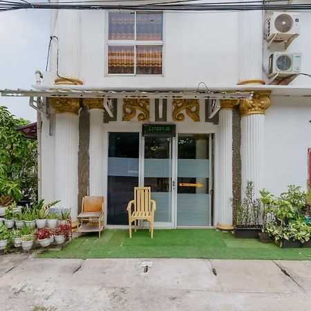 Reddoorz Syariah Near Universitas Borobudur ジャカルタ エクステリア 写真